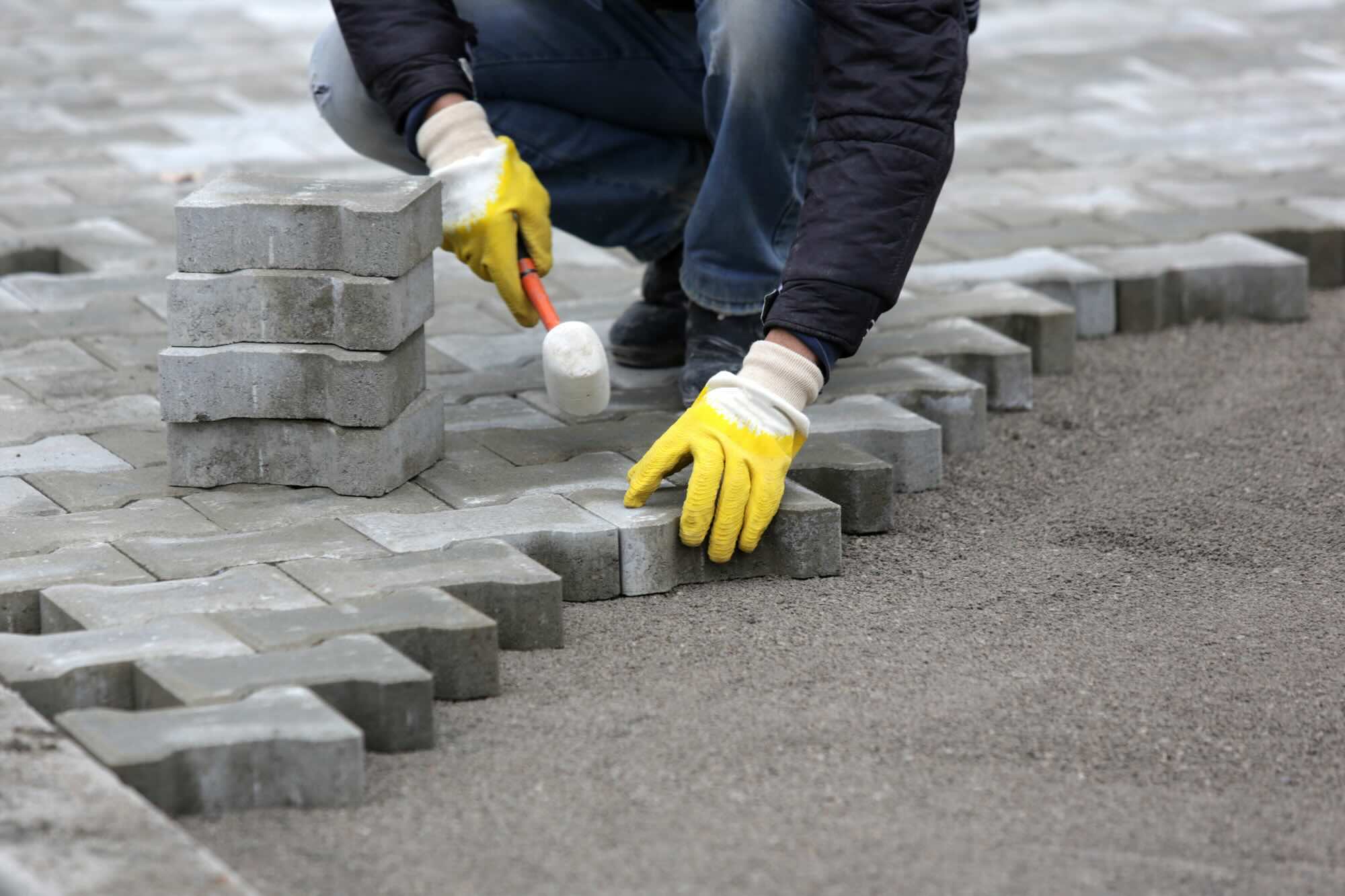 Paving stone worker stone installation services in Hollister CA